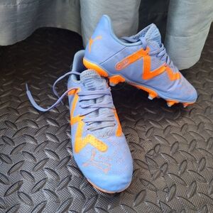 Puma youth soccer cleats